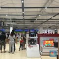Diskon Transmart: Pengunjung Ajak Keluarga, Borong Daging