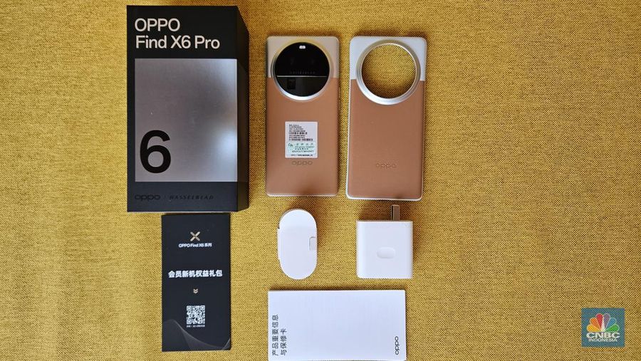 Oppo memamerkan ponsel flagship terbarunya, Oppo Find X6 Pro di Indonesia. (CNBC Indoneia/Rakhmayanti Dewi)