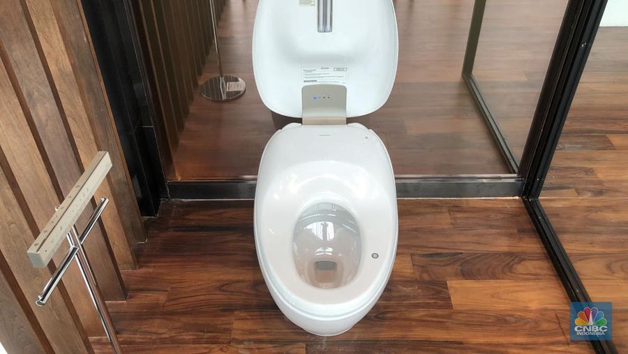 Toilet termahal yang ditawarkan oleh TOTO adalah toilet tipe NEOREST NX2 CS 901 KVT tipe ini dibanderol dengan harga Rp315 juta. (²©²ÊÍøÕ¾/Rindi Salsabilla Putri)