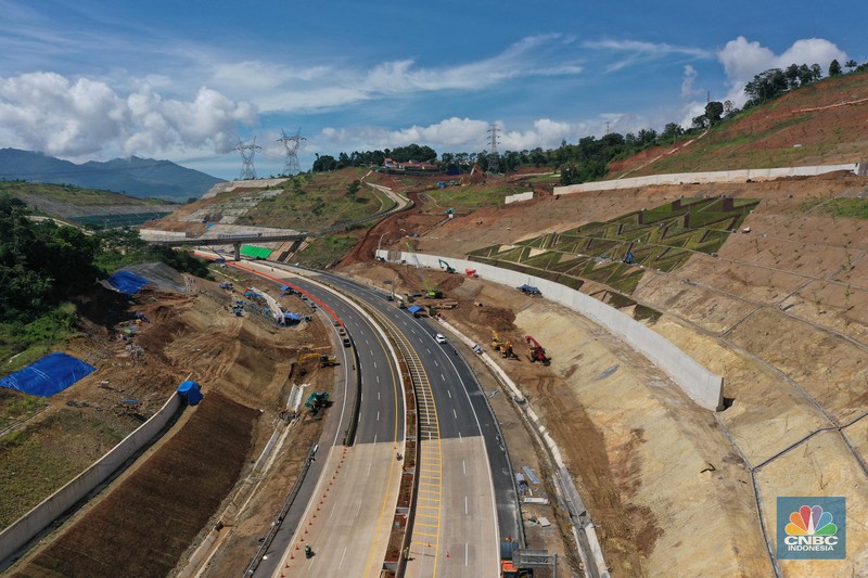 Tol Cisumdawu (CNBC Indonesia/Adi Andono)