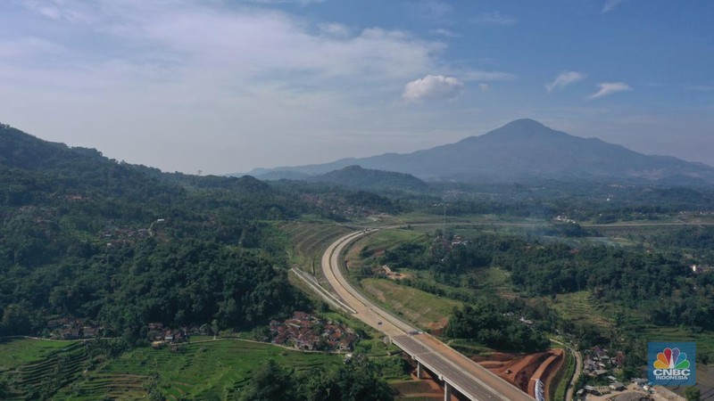Tol Cisumdawu (CNBC Indonesia/Adi Andono)