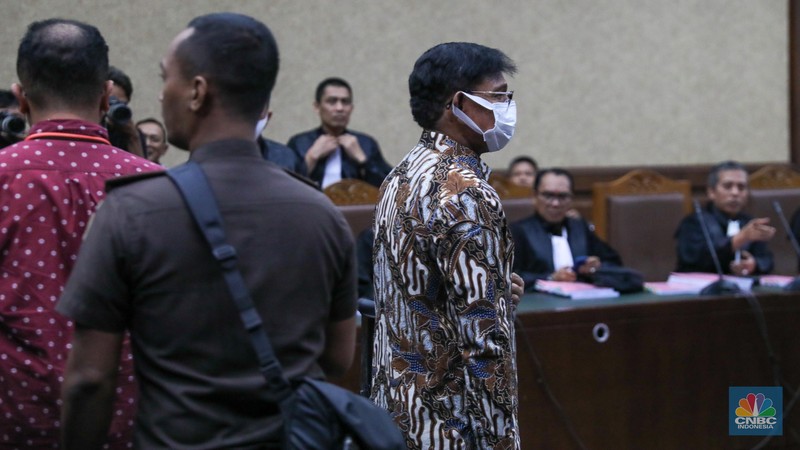 Mantan Menteri Komunikasi dan Informatika (Menkominfo) Johnny G Plate menjalani sidang perdana di Pengadilan Tindak Pidana Korupsi (Tipikor) pada Pengadilan Negeri Jakarta Pusat. (CNBC Indonesia/Faisal Rahman)