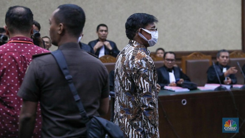 Mantan Menteri Komunikasi dan Informatika (Menkominfo) Johnny G Plate menjalani sidang perdana di Pengadilan Tindak Pidana Korupsi (Tipikor) pada Pengadilan Negeri Jakarta Pusat. (CNBC Indonesia/Faisal Rahman)