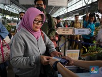 Kinerja Penjualan Eceran Ciamik di Agustus, Warga RI Banyak Liburan