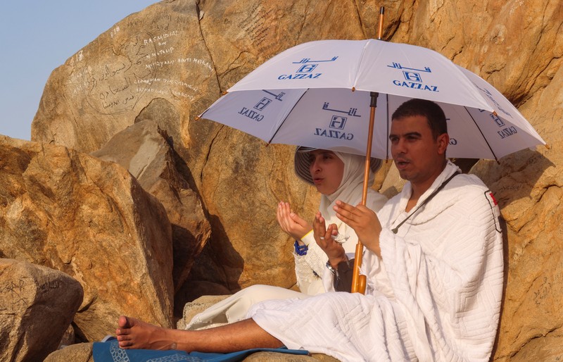SAUDI-HAJ/ARAFAT-PRAYER Muslim pilgrims gather on the Mount of Mercy at the plain of Arafat during the annual haj pilgrimage, outside the holy city of Mecca, Saudi Arabia, June 27, 2023. REUTERS/Mohamed Abd El Ghany