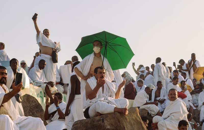 SAUDI-HAJ/ARAFAT-PRAYER Muslim pilgrims gather on the Mount of Mercy at the plain of Arafat during the annual haj pilgrimage, outside the holy city of Mecca, Saudi Arabia, June 27, 2023. REUTERS/Mohamed Abd El Ghany