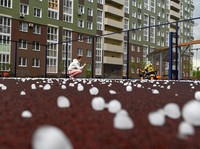 Brrr! Bukan Azab, Ini Penampakan Rusia Diguyur Hujan Es