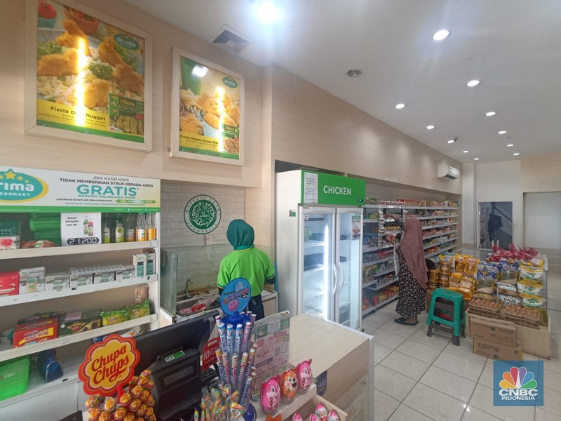Stok Ayam di Toko Ritel Makanan Segar Prima Kosong (CNBC Indonesia/Tias Budiarto)