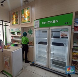 Emak-Emak Bisa Nangis, Stok Ayam Mulai Kosong di Pedagang