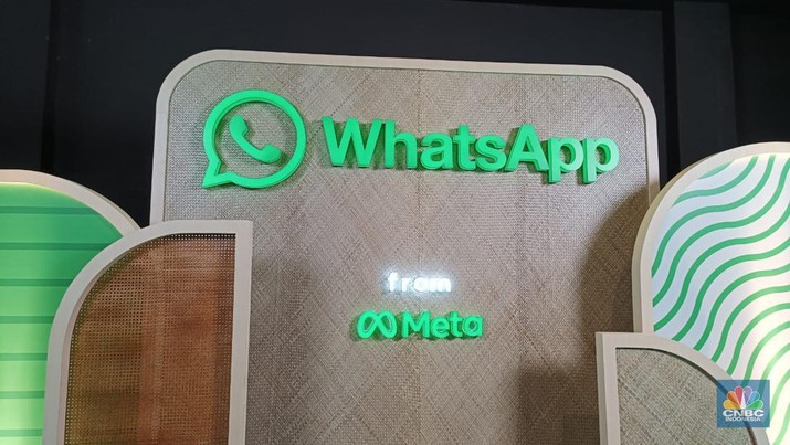 Untuk mendukung UMKM, WhatsApp memperkenalkan dua fitur baru. Yakni mengarahkan iklan dari WhatsApp ke Facebook atau Instagram, serta pesan berbayar. (CNBC Indonesia/Novina Putri Bestari)