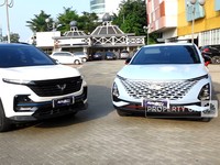 Video: Almaz Vs Omoda Harga Ramah, Fitur Berlimpah