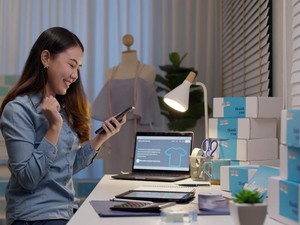 Solusi Bisnis Tetap Jalan Meski Sambil Liburan dengan Qlola by BRI