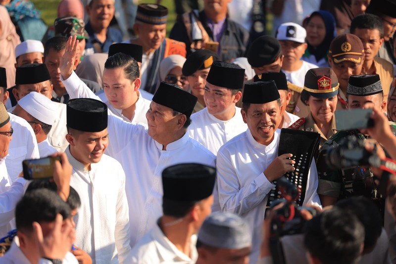 Menteri Pertahanan (Menhan) Prabowo Subianto pagi ini melaksanakan salat Idul Adha (Ied) di Stadion Mandalamukti, Cimahi, Jawa Barat. Menteri Pertahanan (Menhan) Prabowo Subianto pagi ini melaksanakan salat Idul Adha (Ied) di Stadion Mandalamukti, Cimahi, Jawa Barat. (Dok. Tim Media Prabowo)