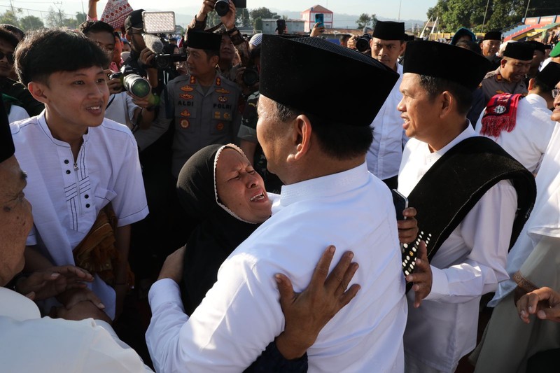 Menteri Pertahanan (Menhan) Prabowo Subianto pagi ini melaksanakan salat Idul Adha (Ied) di Stadion Mandalamukti, Cimahi, Jawa Barat. (Dok. Tim Media Prabowo)