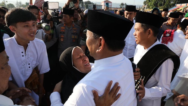 Menteri Pertahanan (Menhan) Prabowo Subianto pagi ini melaksanakan salat Idul Adha (Ied) di Stadion Mandalamukti, Cimahi, Jawa Barat. (Dok. Tim Media Prabowo)