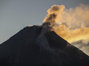 Gunung Merapi Luncurkan 19 Kali Guguran Lava dalam Kurun Waktu 6 Jam
