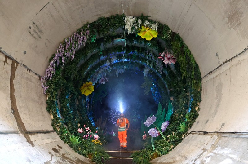 Pembangunan Loo Garden yang berada di Terowongan Thames Tideway, London, Inggris. Pembangunan Loo Garden yang berada di Terowongan Thames Tideway, London, Inggris. (REUTERS/Toby Melville)