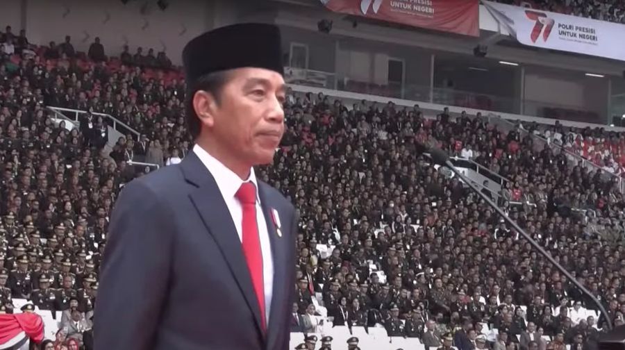 Presiden Joko Widodo hadiri Peringat HUT Bhayangkara POLRI Ke-77. (YouTube/CNN Indonesia)