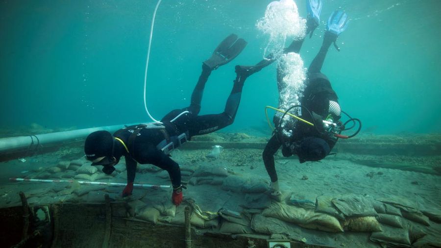 Misi penyelamatan bangkai kapal Fenisia Mazarron II berusia 2.500 di Spanyol. (Jose A Moya/Regional Government of Murcia/Handout via REUTERS)