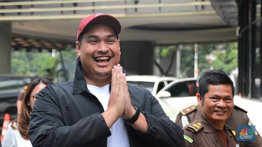 Kejaksaan Agung (Kejagung) memanggil Menteri Pemuda dan Olahraga Dito Ariotedjo terkait kasus dugaan korupsi penyediaan menara BTS 4G dan infrastuktur pendukung 2,3,4 dan 5 BAKTI Kominfo pada hari ini, Senin (3/7/2023). (CNCB Indonesia/Muhammad Sabki)
