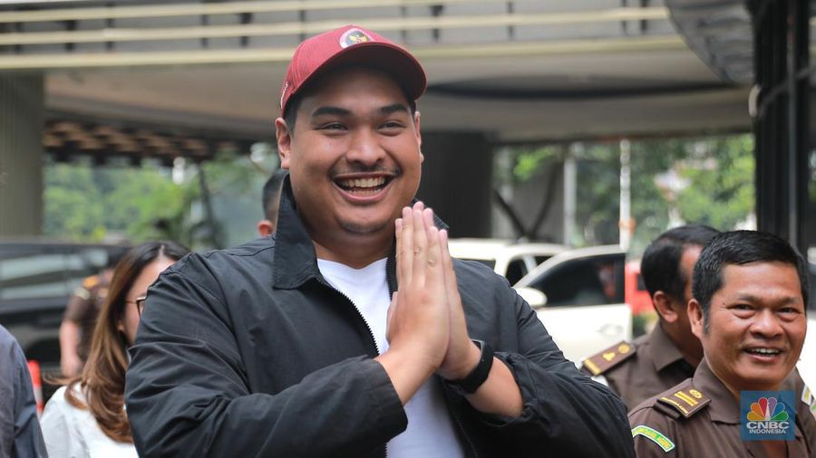 Kejaksaan Agung (Kejagung) memanggil Menteri Pemuda dan Olahraga Dito Ariotedjo terkait kasus dugaan korupsi penyediaan menara BTS 4G dan infrastuktur pendukung 2,3,4 dan 5 BAKTI Kominfo pada hari ini, Senin (3/7/2023). (CNCB Indonesia/Muhammad Sabki)