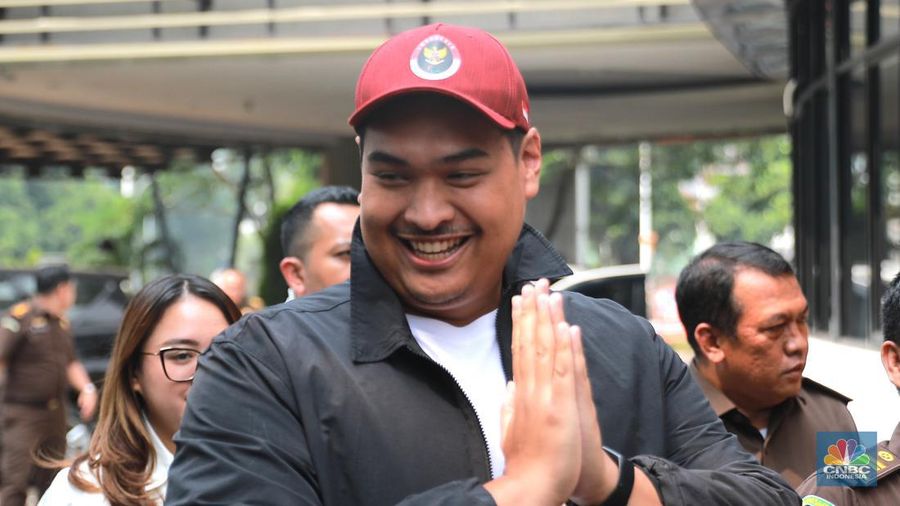 Kejaksaan Agung (Kejagung) memanggil Menteri Pemuda dan Olahraga Dito Ariotedjo terkait kasus dugaan korupsi penyediaan menara BTS 4G dan infrastuktur pendukung 2,3,4 dan 5 BAKTI Kominfo pada hari ini, Senin (3/7/2023). (CNCB Indonesia/Muhammad Sabki)