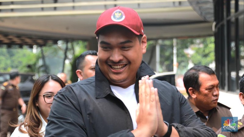 Kejaksaan Agung (Kejagung) memanggil Menteri Pemuda dan Olahraga Dito Ariotedjo terkait kasus dugaan korupsi penyediaan menara BTS 4G dan infrastuktur pendukung 2,3,4 dan 5 BAKTI Kominfo pada hari ini, Senin (3/7/202). (CNCB Indonesia/Muhammad Sabki)