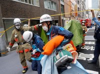 Detik-Detik Tokyo Diguncang Ledakan, Korban Luka Berjatuhan