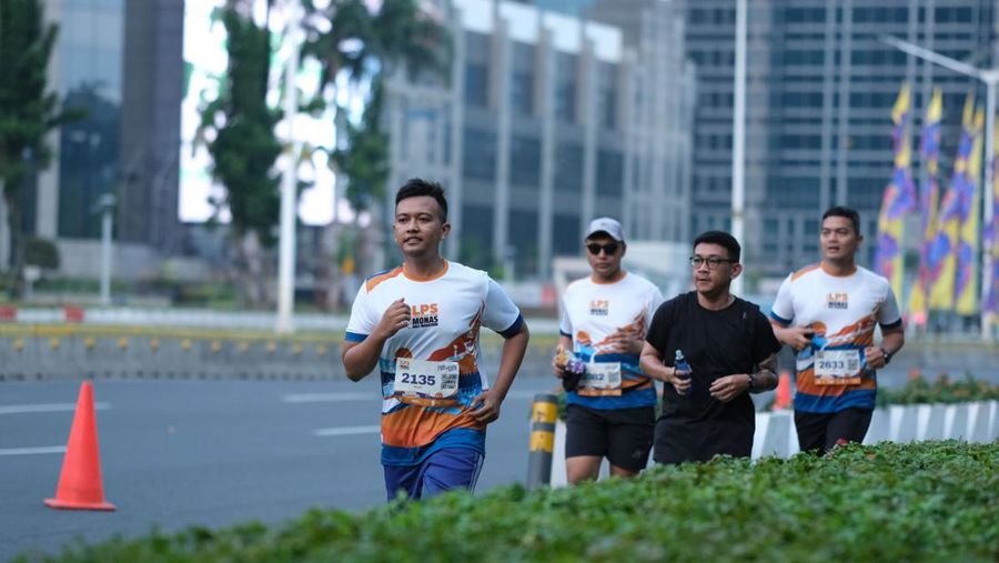 Sejumlah peserta berlari saat mengikuti Lembaga Penjamin Simpanan Monas Half Marathon. (Dok. monashalfmarathon)