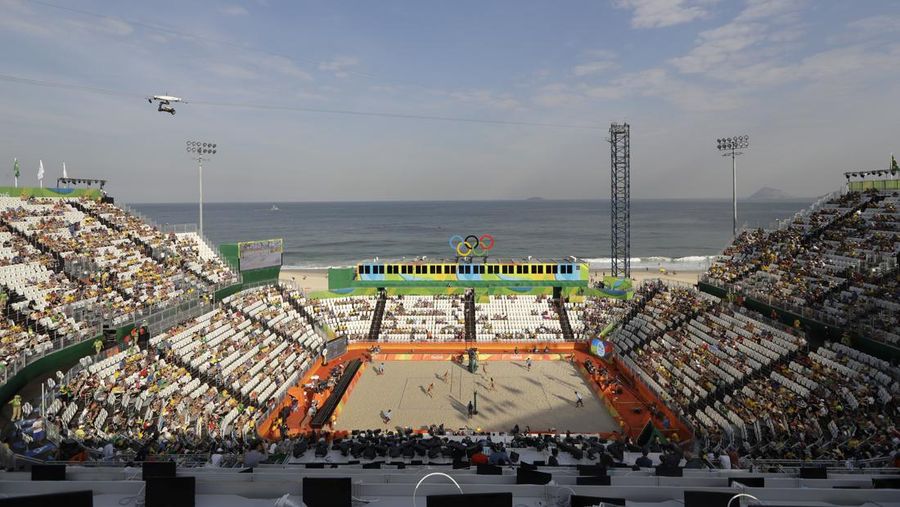 An overall view of the Olympic volleyball venue on Copacabana beach as Brazil plays the Czech Republic during a women's beach volleyball match at the 2016 Summer Olympics in Rio de Janeiro, Brazil, Saturday, Aug. 6, 2016. (AP Photo/Marcio Jose Sanchez)
