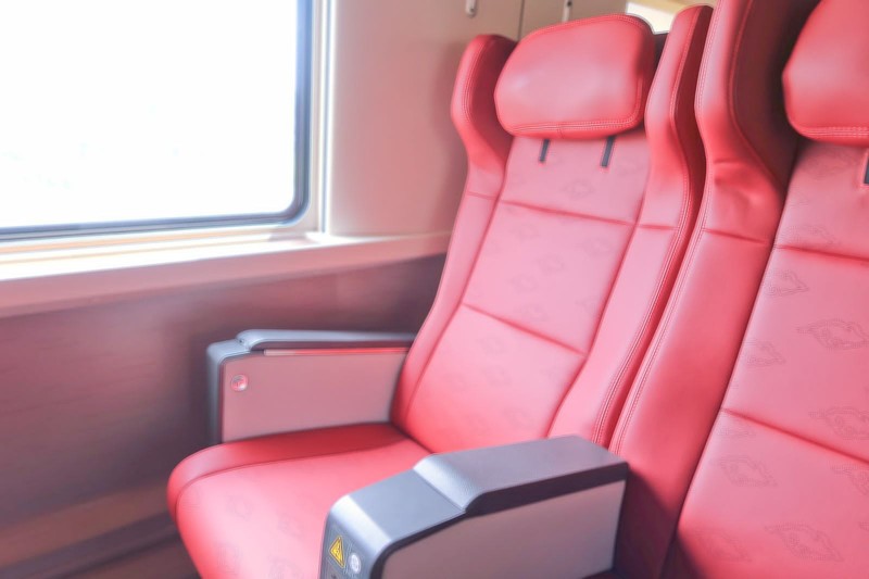 KCIC melalui kontraktor Kereta Api Cepat mulai menguji cobakan rangkaian Electric Multiple Unit (EMU) atau Kereta Penumpang KA Cepat relasi Jakarta-Bandung. KCIC melalui kontraktor Kereta Api Cepat mulai menguji cobakan rangkaian Electric Multiple Unit (EMU) atau Kereta Penumpang KA Cepat relasi Jakarta-Bandung. (Dok. KCIC)