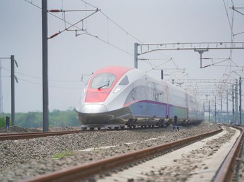 Jokowi Coret Proyek Kereta Cepat Jakarta-Surabaya