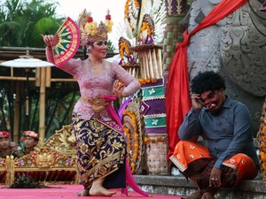 Joget Erotis Meresahkan Bali, Kadis PMA Minta Desa Adat Antisipasi
