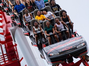 Petaka Mengerikan Saat Naik Roller Coaster