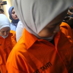 Cerita Lengkap Kasus Penipuan iPhone Si Kembar Rihana-Rihani
