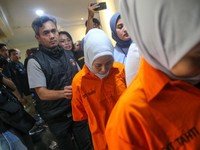 Tak Cuma iPhone, Rihana-Rihani Diduga Terlibat Penipuan LV