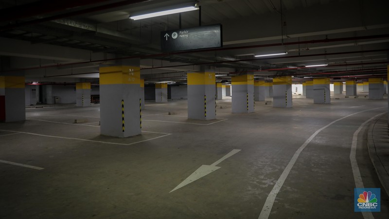 Suasana akses pintu masuk gerbang Selatan Jakarta International Stadium di Ancol, Jakarta Utara, Selasa (4/7/2023). (CNBC Indonesia/Faisal Rahman)