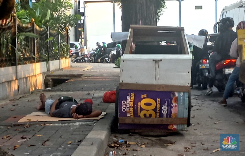 Suasana gedung perkotaan Ibukota Jakarta, Selasa, (4/7). Indonesia resmi naik kelas menjadi negara berpenghasilan menengah atas alias upper middle income country berdasarkan kategorisasi terbaru yang dirilis Bank Dunia. Suasana gedung perkotaan Ibukota Jakarta, Selasa, (4/7). Indonesia resmi naik kelas menjadi negara berpenghasilan menengah atas alias upper middle income country berdasarkan kategorisasi terbaru yang dirilis Bank Dunia.
(CNBC Indonesia/Muhammad Sabki)