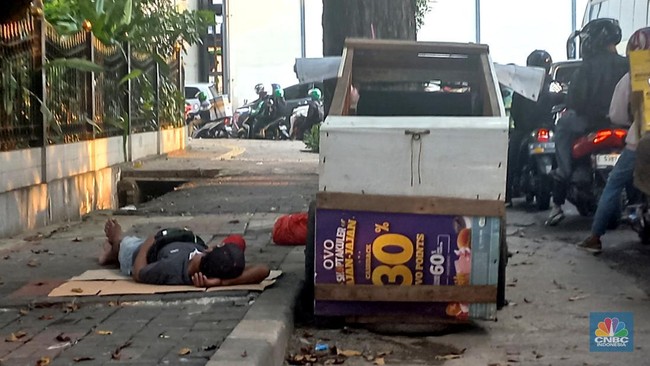 Biaya Hidup Makin Mahal, Ketahanan Keuangan Masyarakat Kian Tergerus