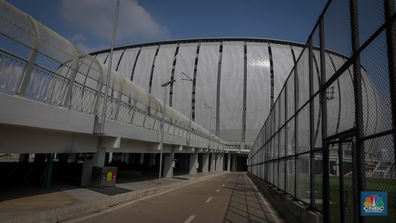 Suasana Jakarta Internasional Stadium (JIS) Selasa (4/7/2023). Jakarta International Stadium (JIS) di Ancol, Jakarta Utara akan direnovasi pemerintah. JIS disebut masuk dalam daftar stadion sepak bola yang akan menjadi tempat pertandingan Piala Dunia U-17 pada 10 November sampai dengan 2 Desember 2023. (CNBC Indonesia/Faisal Rahman) Suasana Jakarta Internasional Stadium (JIS) Selasa (4/7/2023). Jakarta International Stadium (JIS) di Ancol, Jakarta Utara akan direnovasi pemerintah. JIS disebut masuk dalam daftar stadion sepak bola yang akan menjadi tempat pertandingan Piala Dunia U-17 pada 10 November sampai dengan 2 Desember 2023. (CNBC Indonesia/Faisal Rahman)