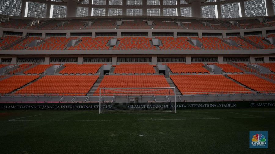 Suasana Jakarta Internasional Stadium (JIS) Selasa (4/7/2023). Jakarta International Stadium (JIS) di Ancol, Jakarta Utara akan direnovasi pemerintah. JIS disebut masuk dalam daftar stadion sepak bola yang akan menjadi tempat pertandingan Piala Dunia U-17 pada 10 November sampai dengan 2 Desember 2023. (CNBC Indonesia/Faisal Rahman)