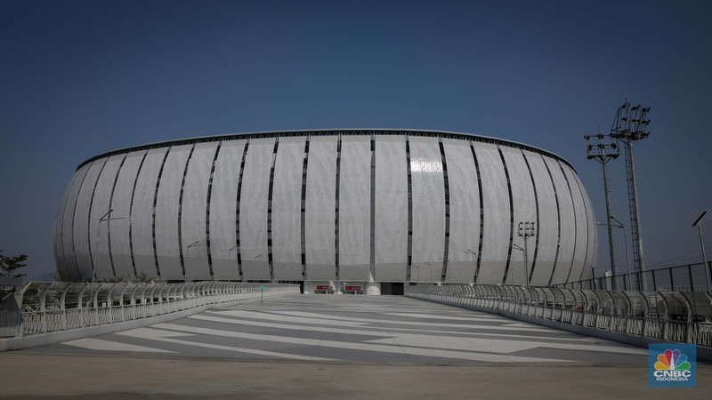 Suasana Jakarta Internasional Stadium (JIS) Selasa (4/7/2023). Jakarta International Stadium (JIS) di Ancol, Jakarta Utara akan direnovasi pemerintah. JIS disebut masuk dalam daftar stadion sepak bola yang akan menjadi tempat pertandingan Piala Dunia U-17 pada 10 November sampai dengan 2 Desember 2023. (CNBC Indonesia/Faisal Rahman) Suasana Jakarta Internasional Stadium (JIS) Selasa (4/7/2023). Jakarta International Stadium (JIS) di Ancol, Jakarta Utara akan direnovasi pemerintah. JIS disebut masuk dalam daftar stadion sepak bola yang akan menjadi tempat pertandingan Piala Dunia U-17 pada 10 November sampai dengan 2 Desember 2023. (CNBC Indonesia/Faisal Rahman)