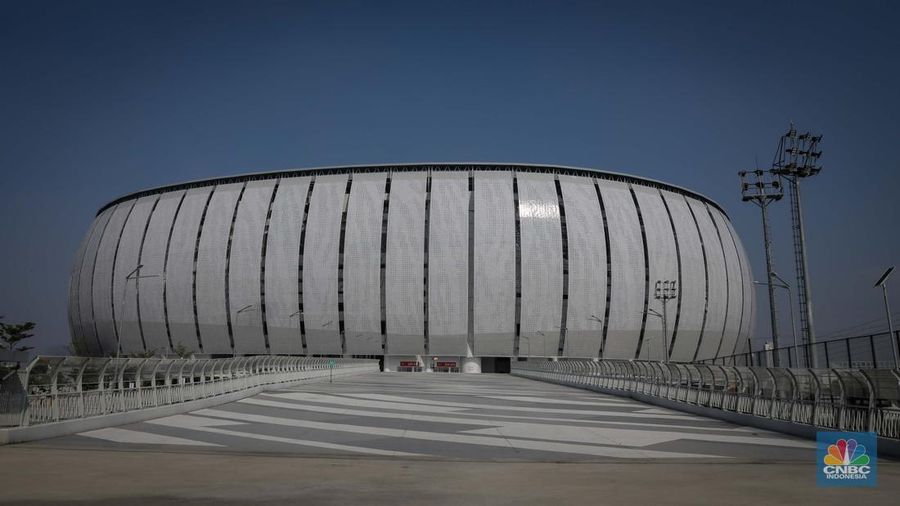 Suasana Jakarta Internasional Stadium (JIS) Selasa (4/7/2023). Jakarta International Stadium (JIS) di Ancol, Jakarta Utara akan direnovasi pemerintah. JIS disebut masuk dalam daftar stadion sepak bola yang akan menjadi tempat pertandingan Piala Dunia U-17 pada 10 November sampai dengan 2 Desember 2023. (CNBC Indonesia/Faisal Rahman)