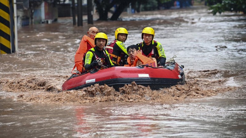 Banjir akibat hujan lebat landa Perfektur Fukuoka, Jepang, Senin (10/7/2023). Kyodo vis REUTERS