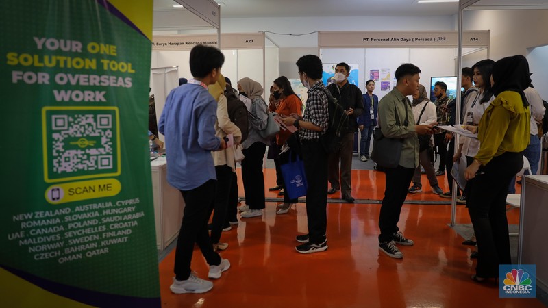 Para pencari kerja memadati bursa kerja bertajuk 