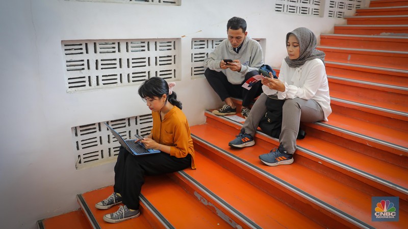 Para pencari kerja memadati bursa kerja bertajuk 