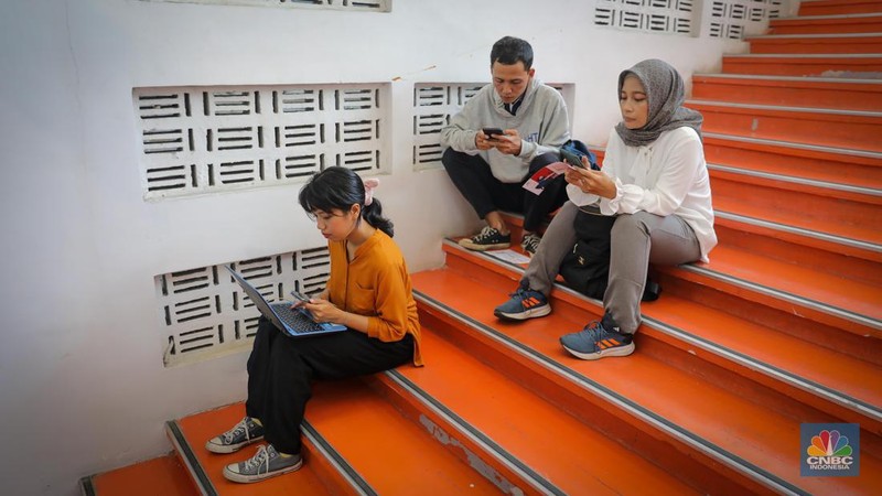 Para pencari kerja memadati bursa kerja bertajuk 