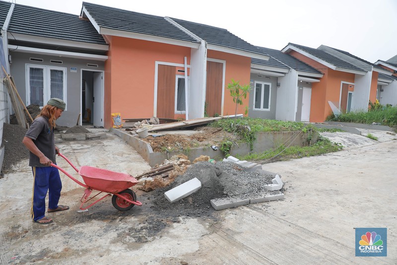 Suasana perumahan subsidi pemerintah Bumi Griasadi di Kawasan, Ciseeng Kabupaten Bogor, Jawa Barat, Rabu, (5/7). Suasana perumahan subsidi pemerintah Bumi Griasadi di Kawasan, Ciseeng Kabupaten Bogor, Jawa Barat, Rabu, (5/7). (CNBC Indonesia/Muhammad Sabki)