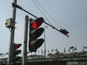 Terobos Lampu Merah di Malaysia SIM Terancam Dicabut, Kena Denda hingga Rp 8 Jutaan