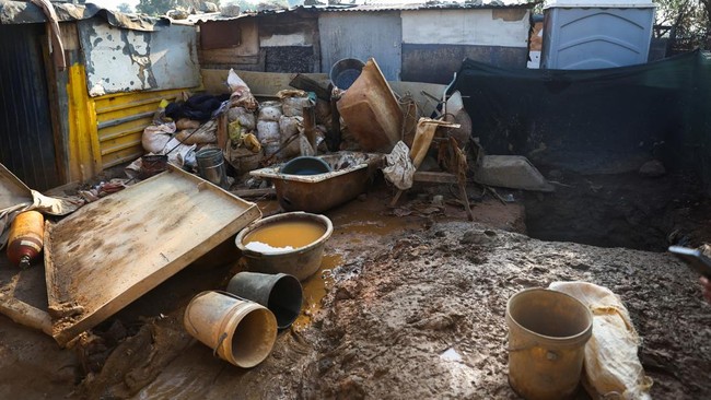 Demam Emas Guncang Negara Ini, Ramai Warga Bawa Kapak Gali Tanah